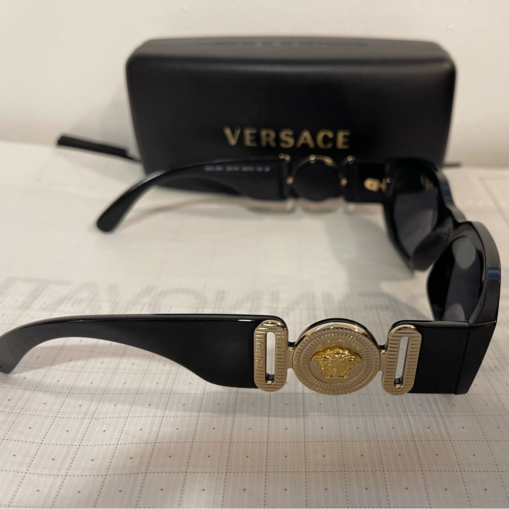 Versace VE4361 Biggie Shades - Black - Authentic